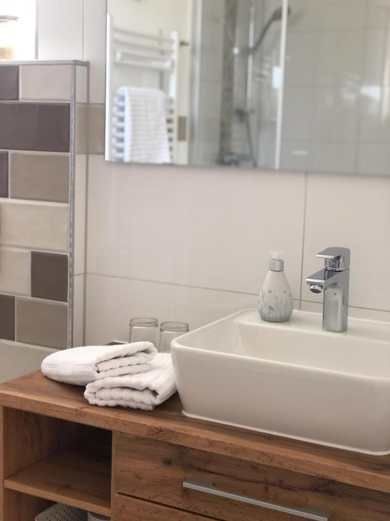 Gaestehaus Arkona Toenning Ngoại thất bức ảnh